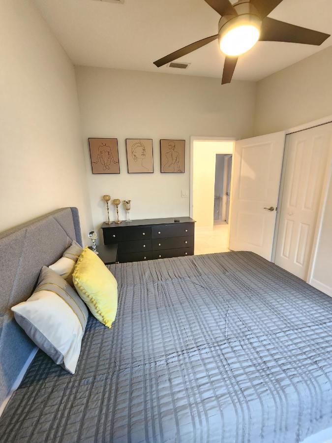 The Orlando@college Park. Sleeps16 Orlando