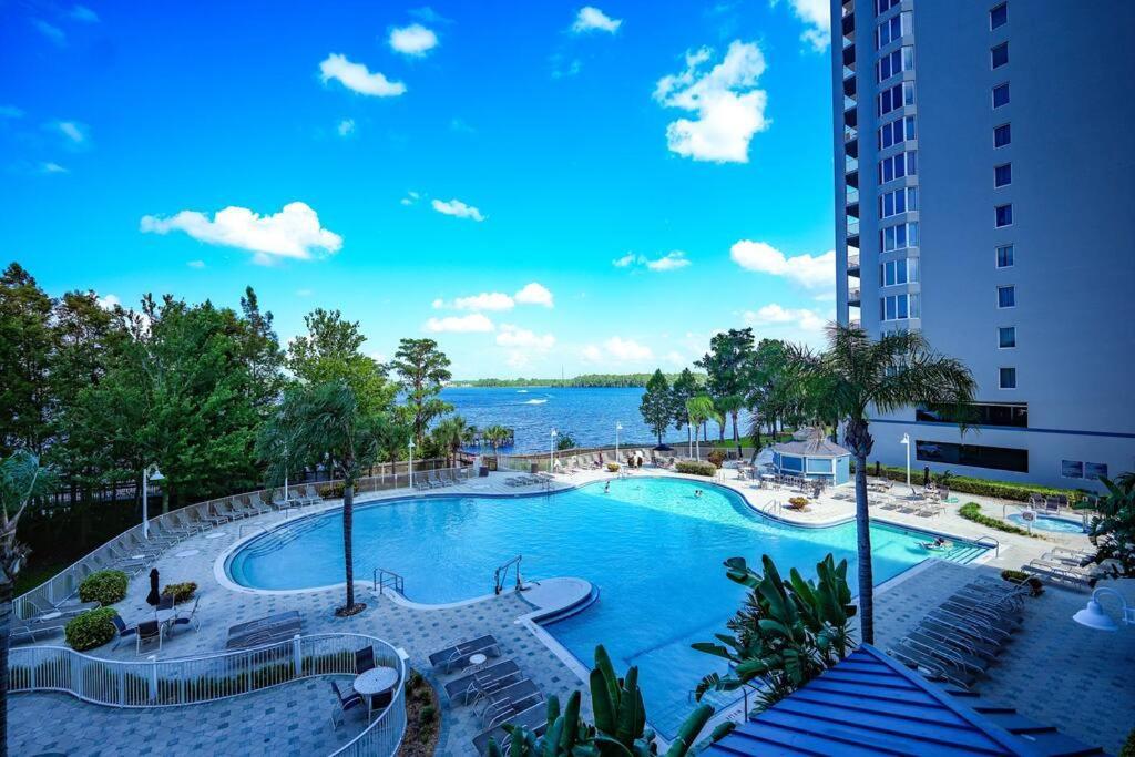 5 Min Away From 1st Floor Apartment *