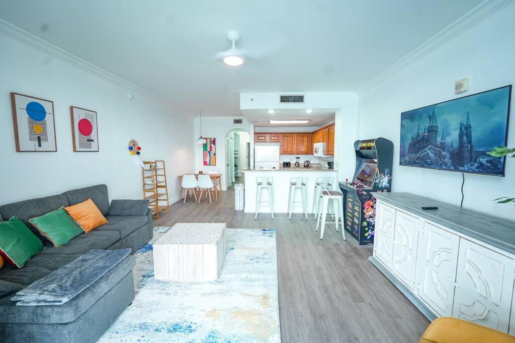 Apartment 11th Floor 5 Min From Orlando