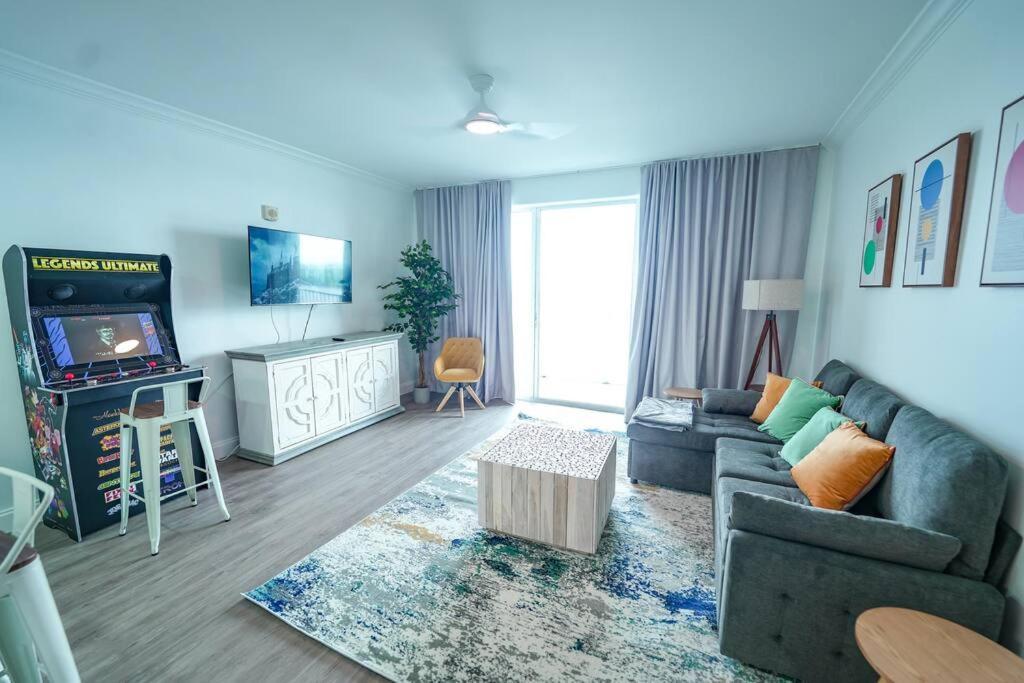 11th Floor 5 Min From Apartment