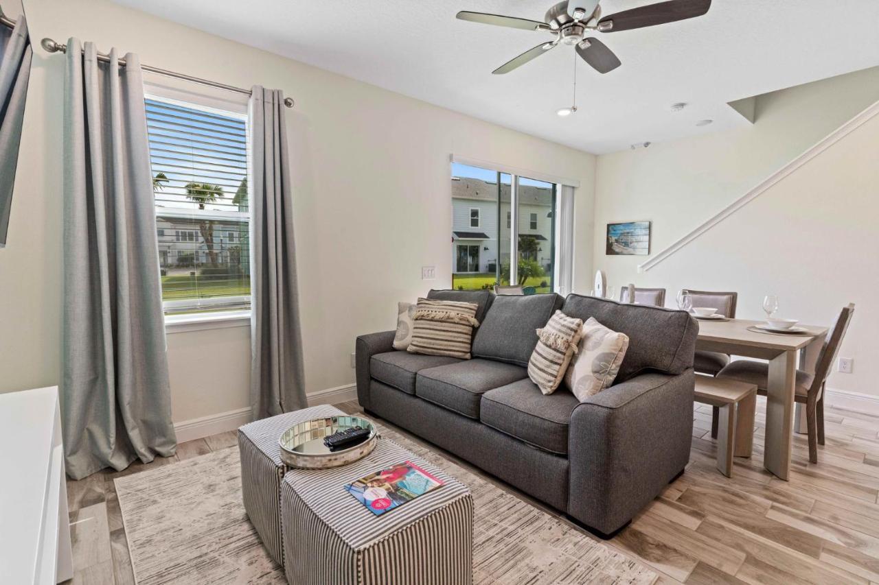2959 Castaway Lane *