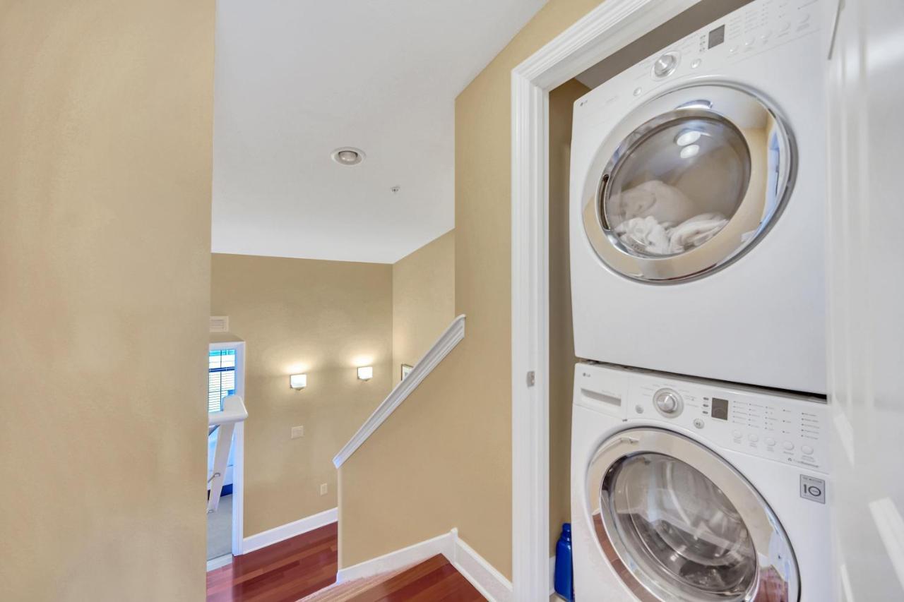 Easter Sale! Freshly Renovated Townhome By Disney! Holiday home Orlando