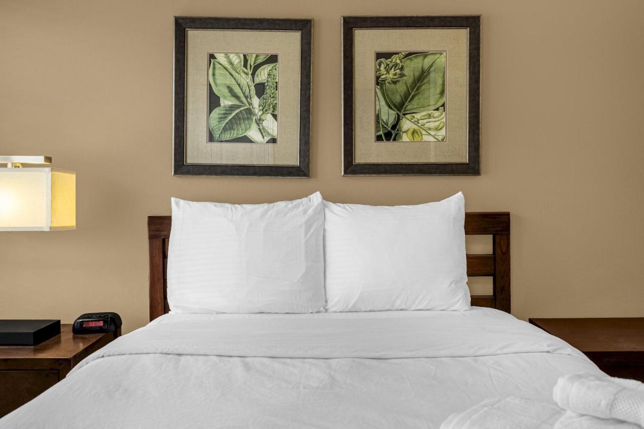 Holiday home Easter Sale! Freshly Renovated Townhome By Disney!