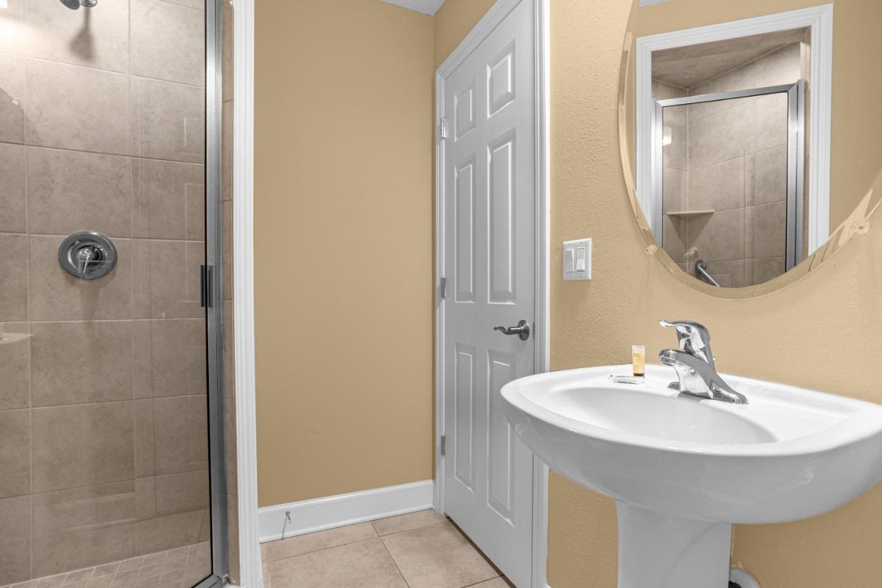Easter Sale! Freshly Renovated Townhome By Disney! Holiday home Orlando