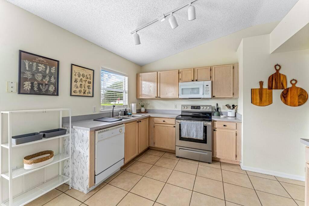 Splash Retreat:near Parks Orlando