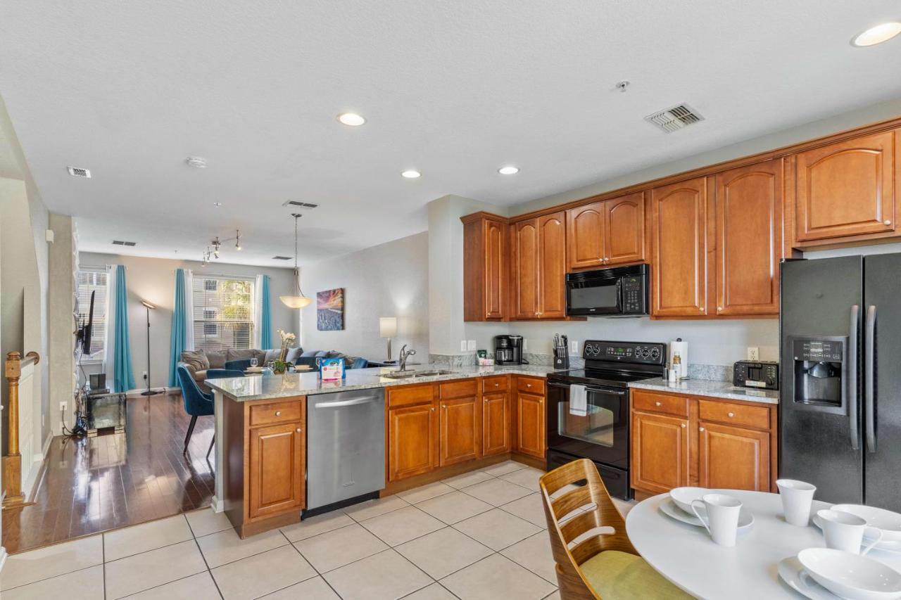 8000 Cool Breeze Drive 108 * Orlando