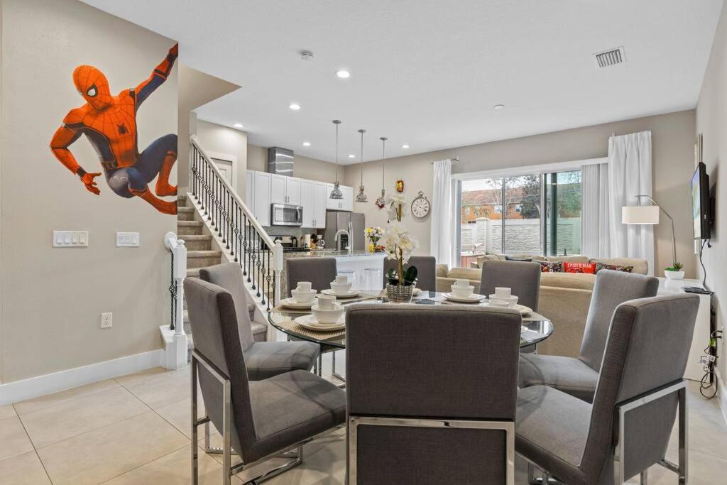 Location!! Modern Luxury 2 Miles From Disney! Villa