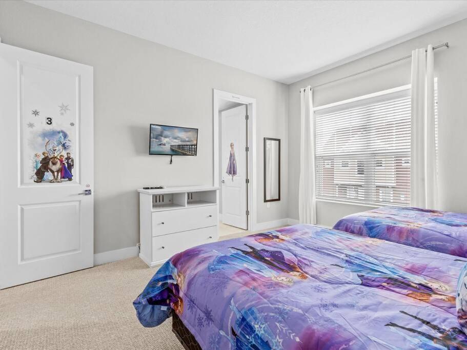 Location!! Modern Luxury 2 Miles From Disney!