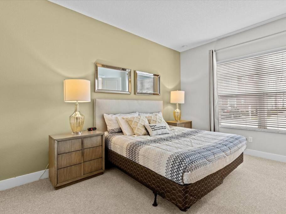 Location!! Modern Luxury 2 Miles From Disney! Villa *