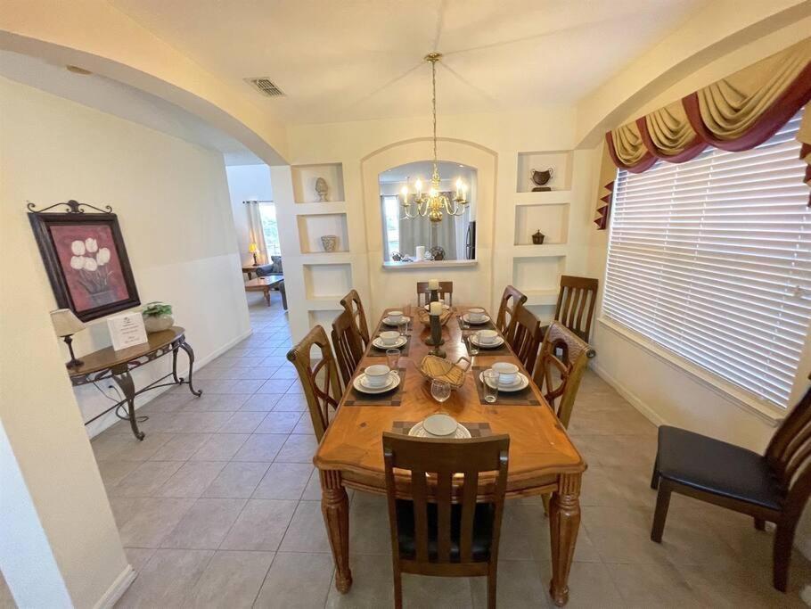 Family Home, Pool, Spa, View, Gated -301 Orlando