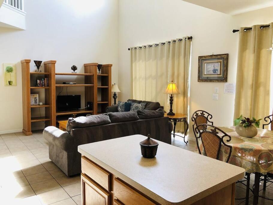Holiday home Family Home, Pool, Spa, View, Gated -301 *