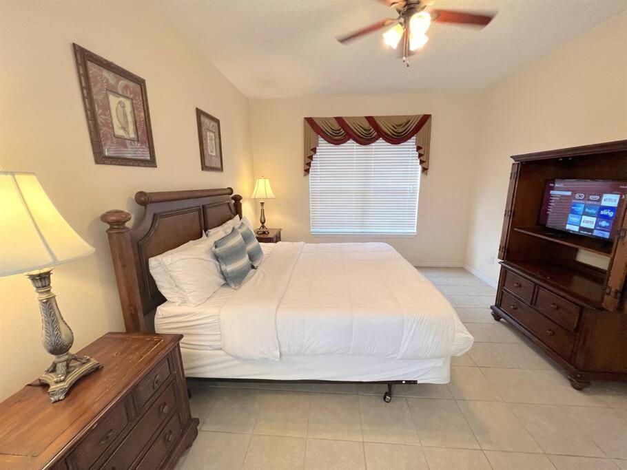 Holiday home Family Home, Pool, Spa, View, Gated -301