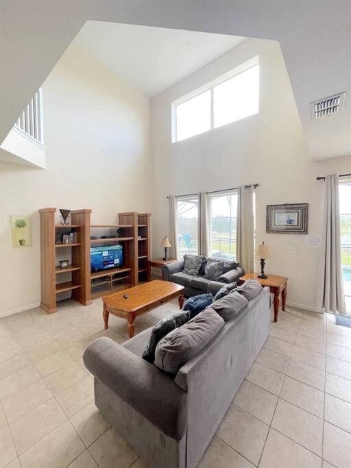 Family Home, Pool, Spa, View, Gated -301 Holiday home