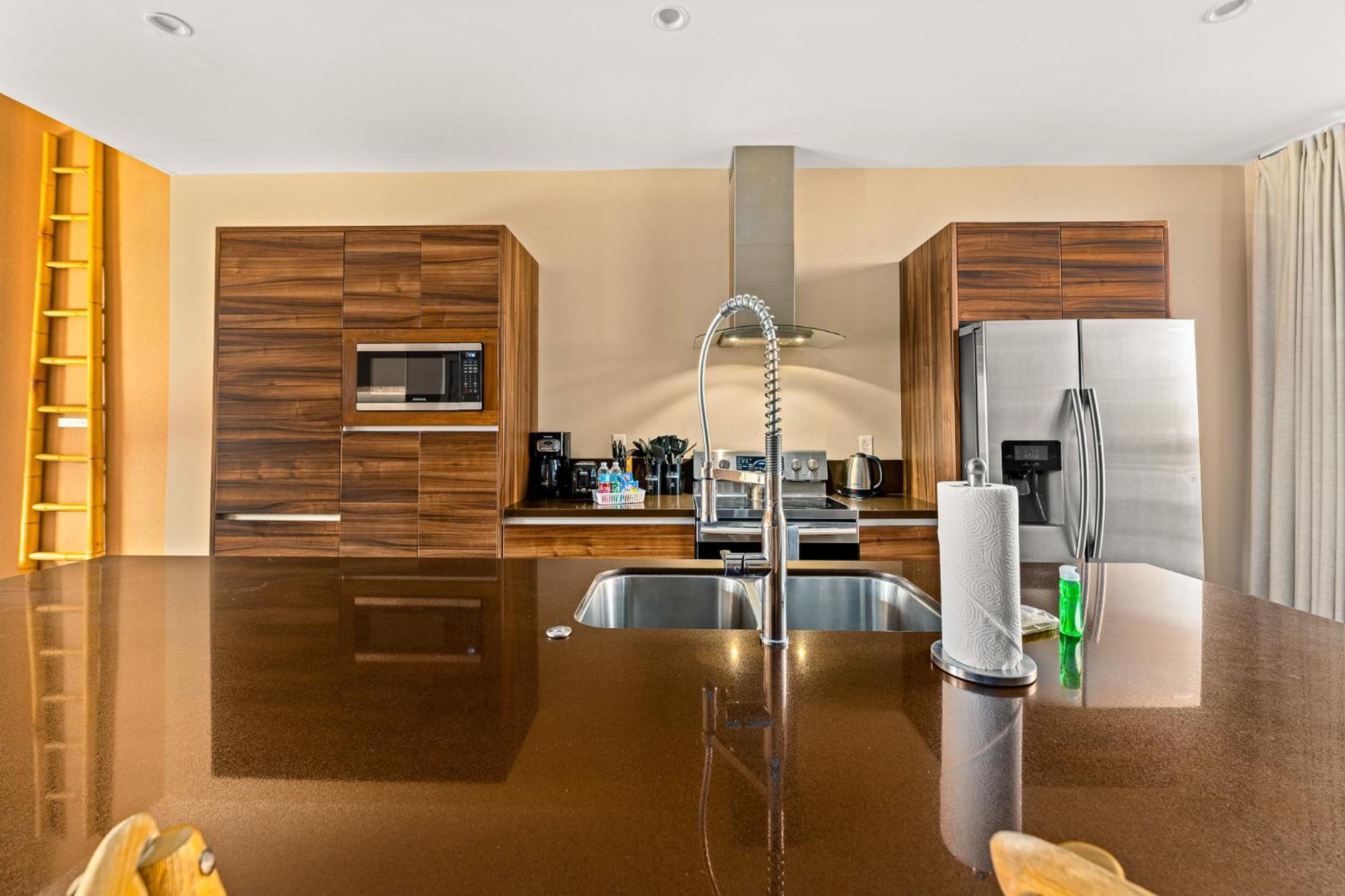 Outdoor Kitchen + 8 Min To + Apartment