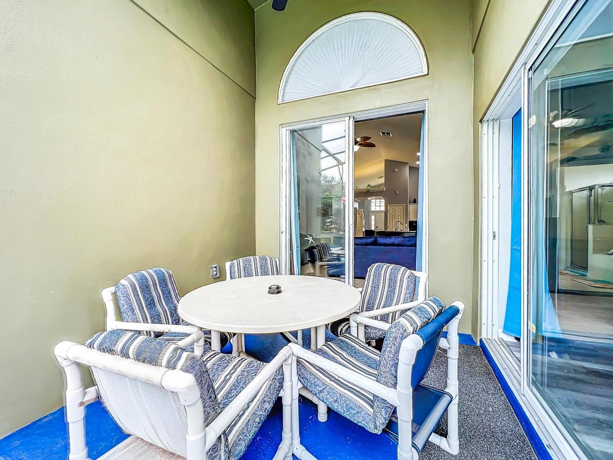 Holiday home Theme Vacation Poolspa Mins To