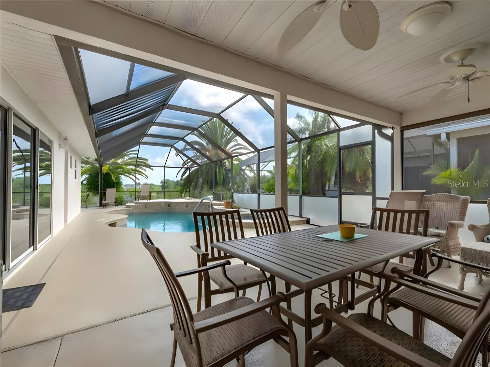 Holiday home Stunning 5 Bedroom Pool Hot Tub 10 Mins To