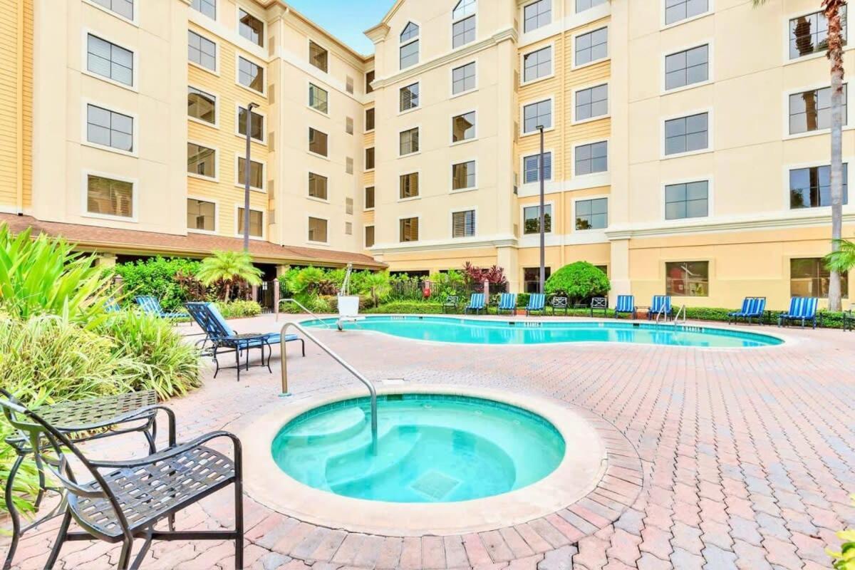 Apartment 1br King - Hot Tub Pool - Near