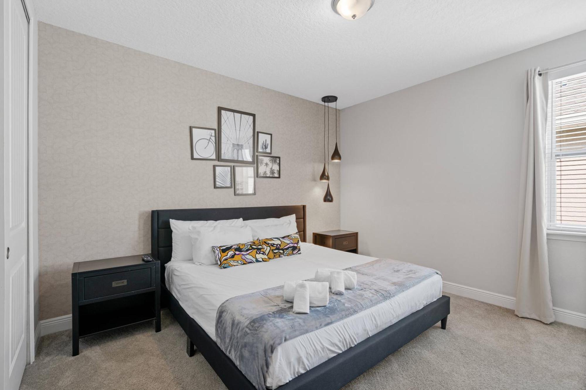 Dream 11 Bd Vacation Home, Cinema, Themed Bedrooms, Pool Holiday home *