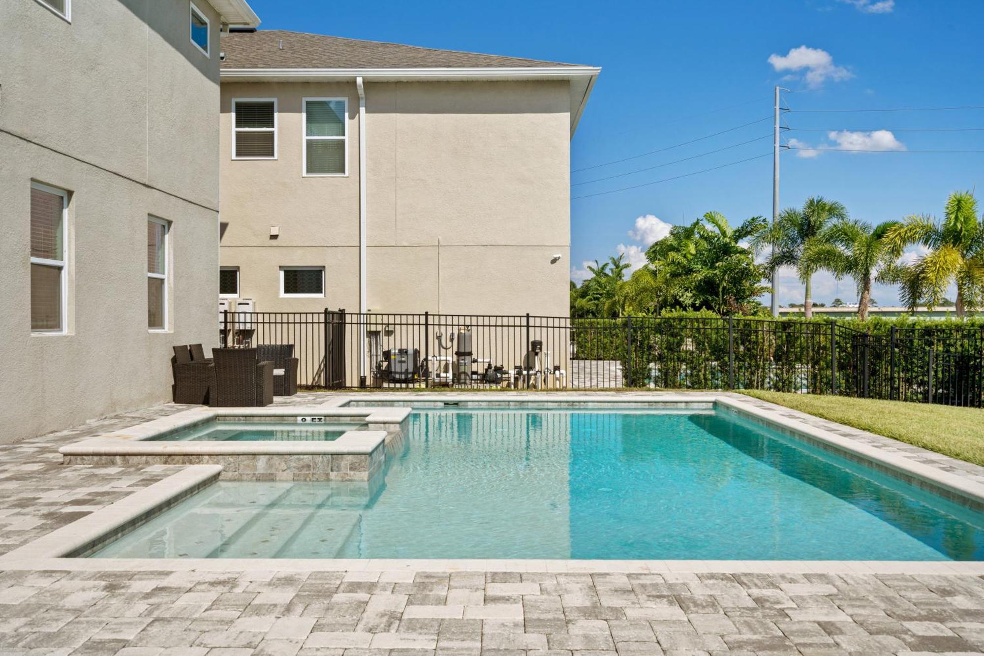 Dream 11 Bd Vacation Home, Cinema, Themed Bedrooms, Pool * Orlando