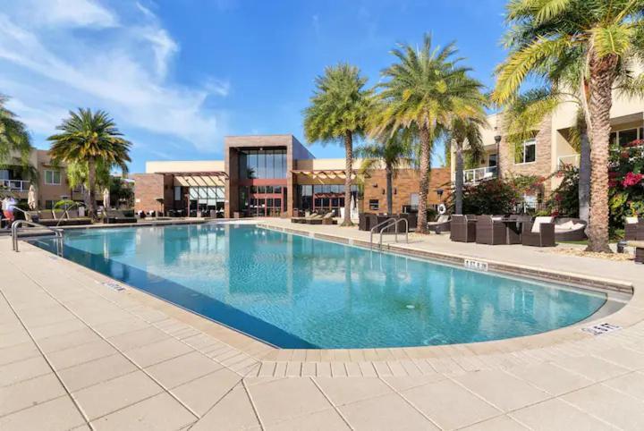 Outdoor Kitchen + 8 Min To + Apartment Orlando