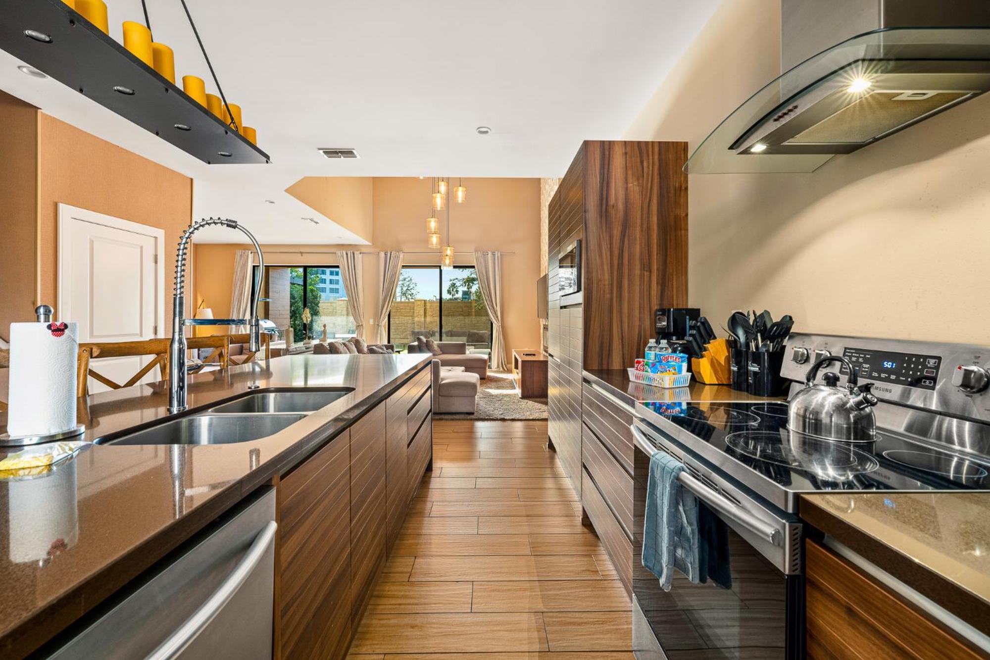 Outdoor Kitchen + 8 Min To +