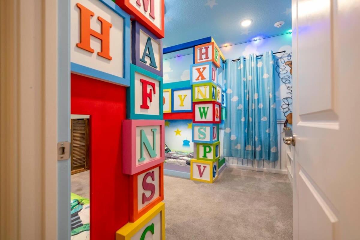 6163 Fantastic With 12bd * Orlando
