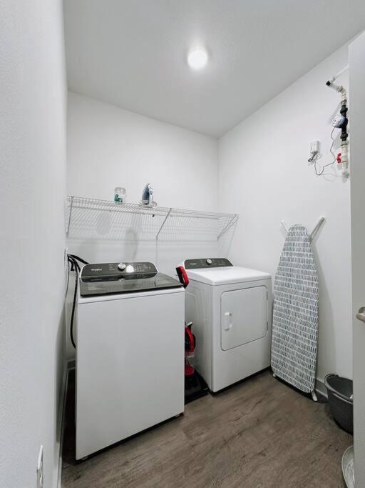 Boho Chic Luxury Retreat 5 Min To Parks & Food Apartment