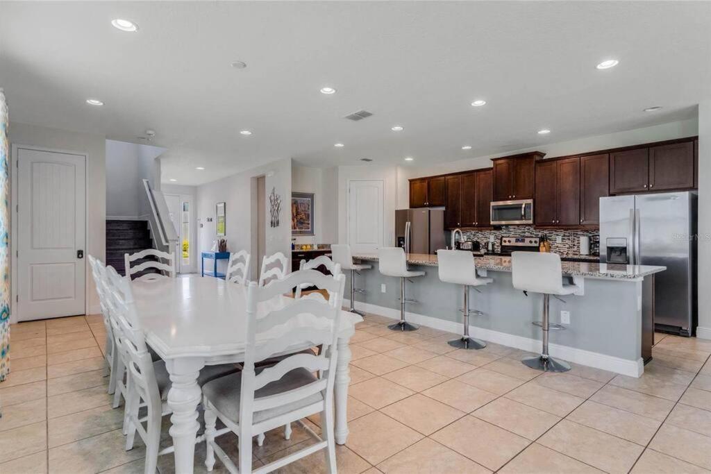 7723 Mansion With A Magic Touch *