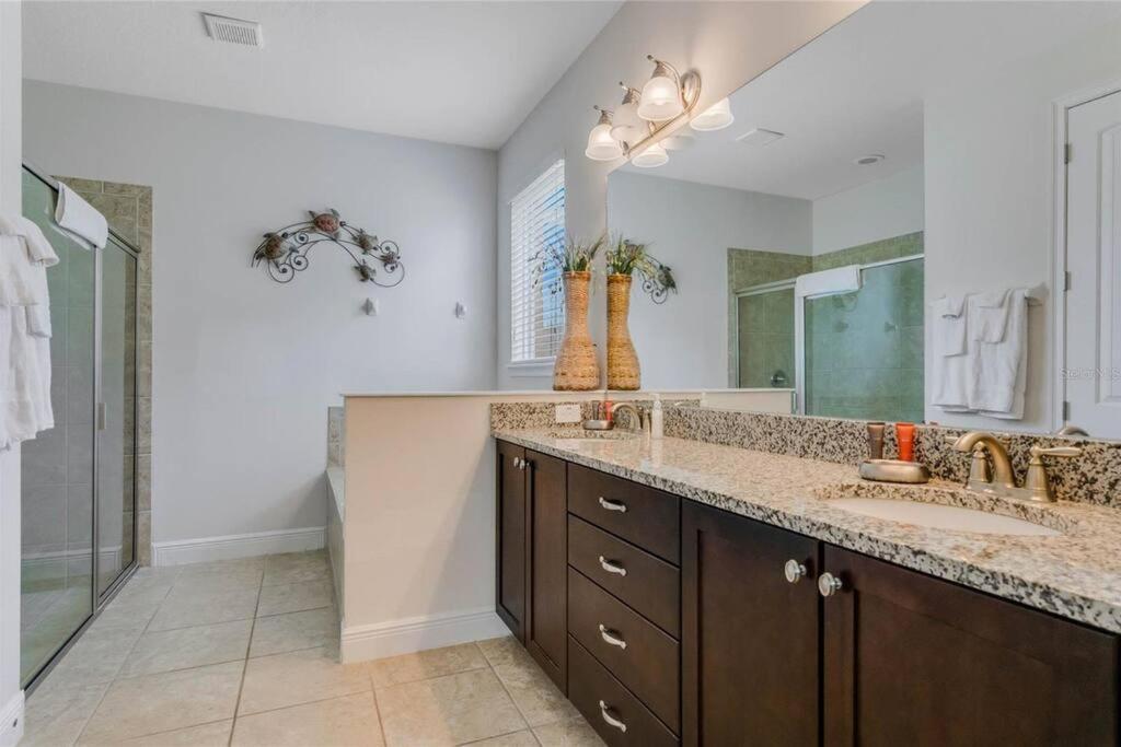 7723 Mansion With A Magic Touch *