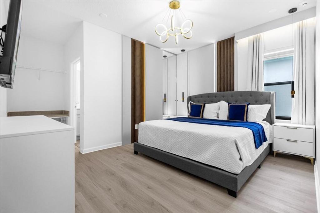 10 Bedrooms- 9 Bathrooms- Paradiso Grande 6098hs *