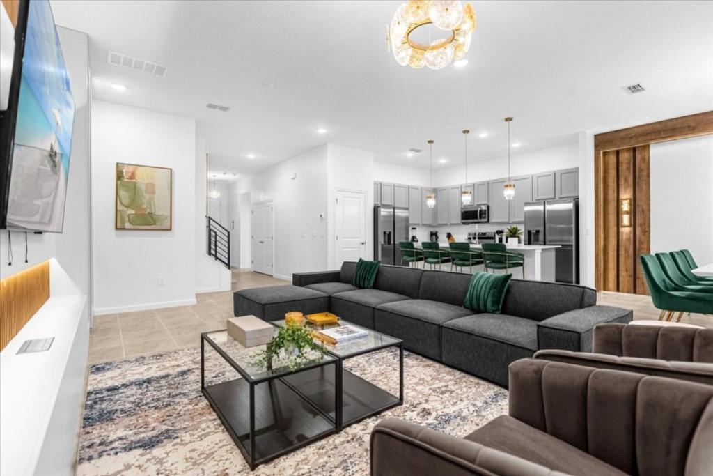 10 Bedrooms- 9 Bathrooms- Paradiso Grande 6098hs *