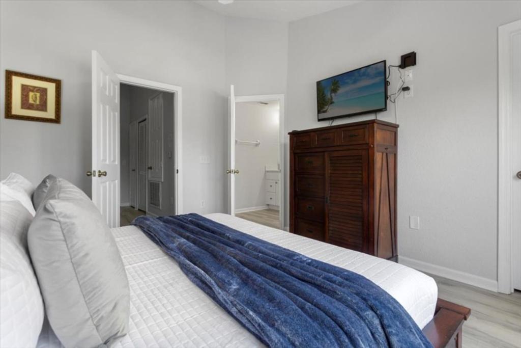 3 Bedrooms - 3 Bathrooms - Windsor Hills 2554 Ml