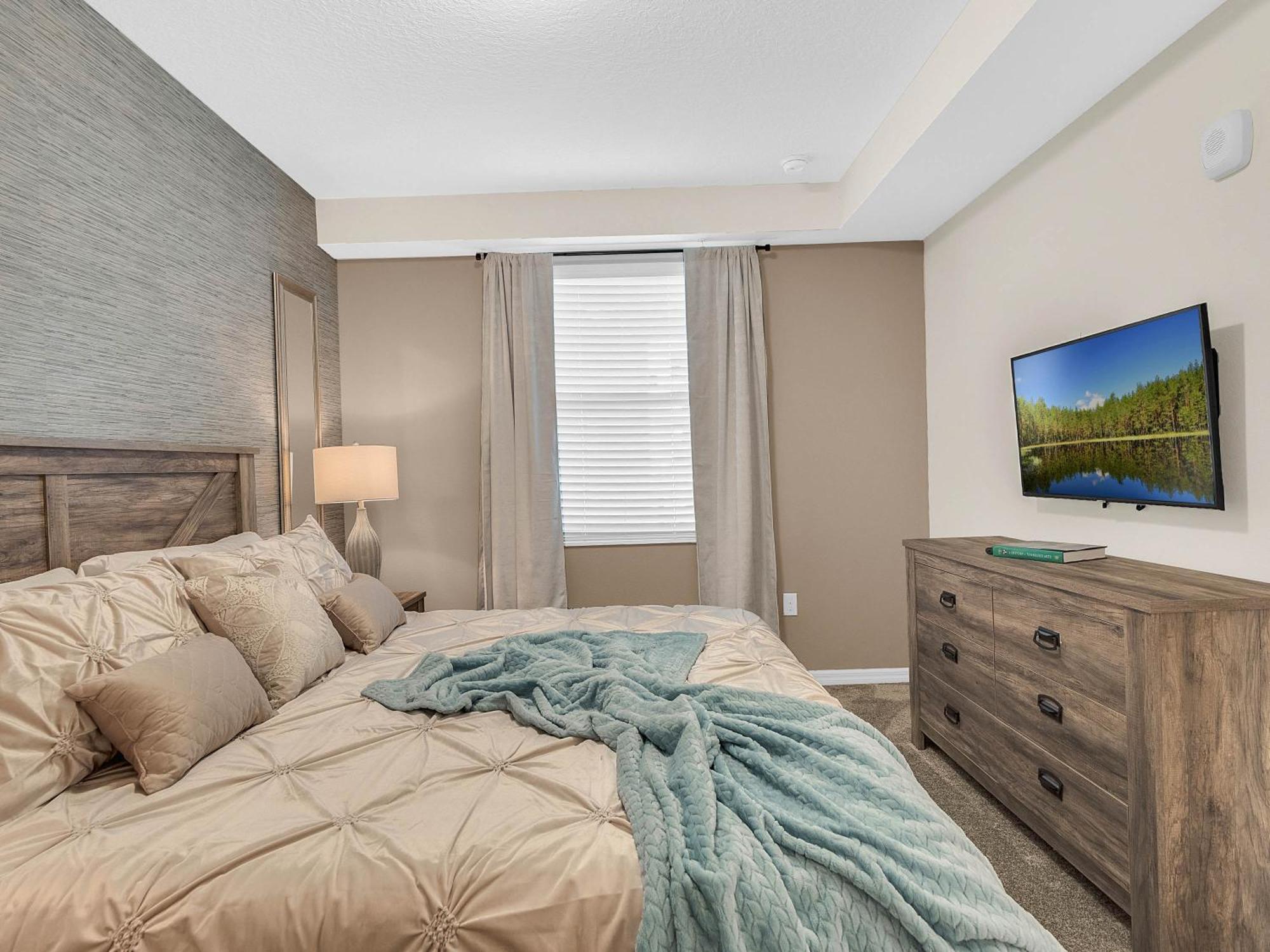 2 Bedrooms - 2 Bathrooms - Storey 3120-106 Pc *