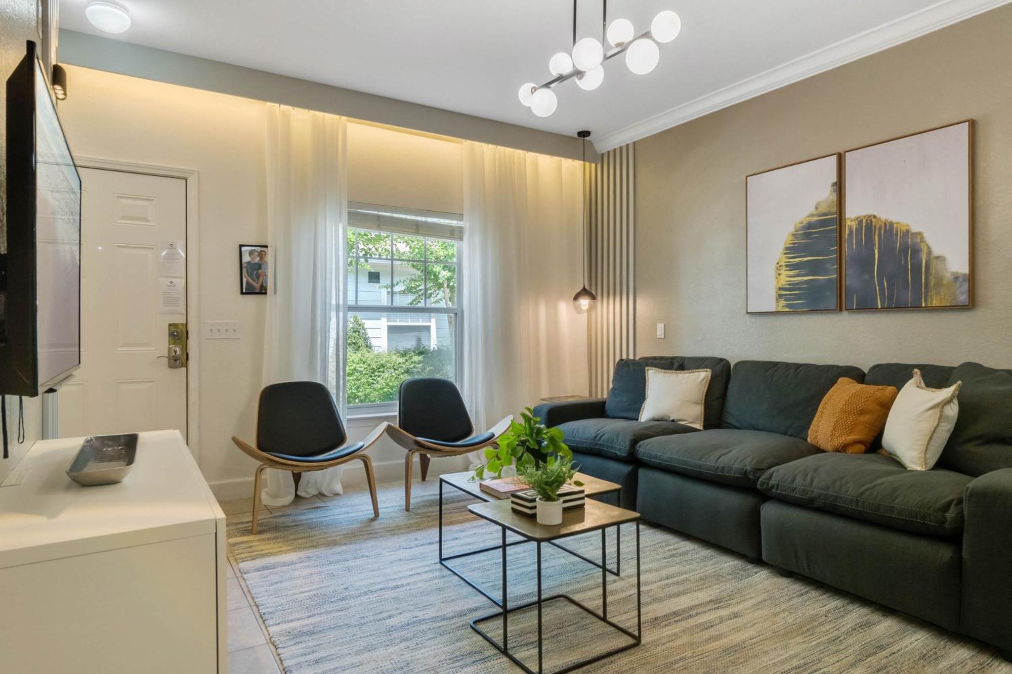 Holiday home 3 Bedrooms - 2 Bathrooms - Lucaya Village 6-107