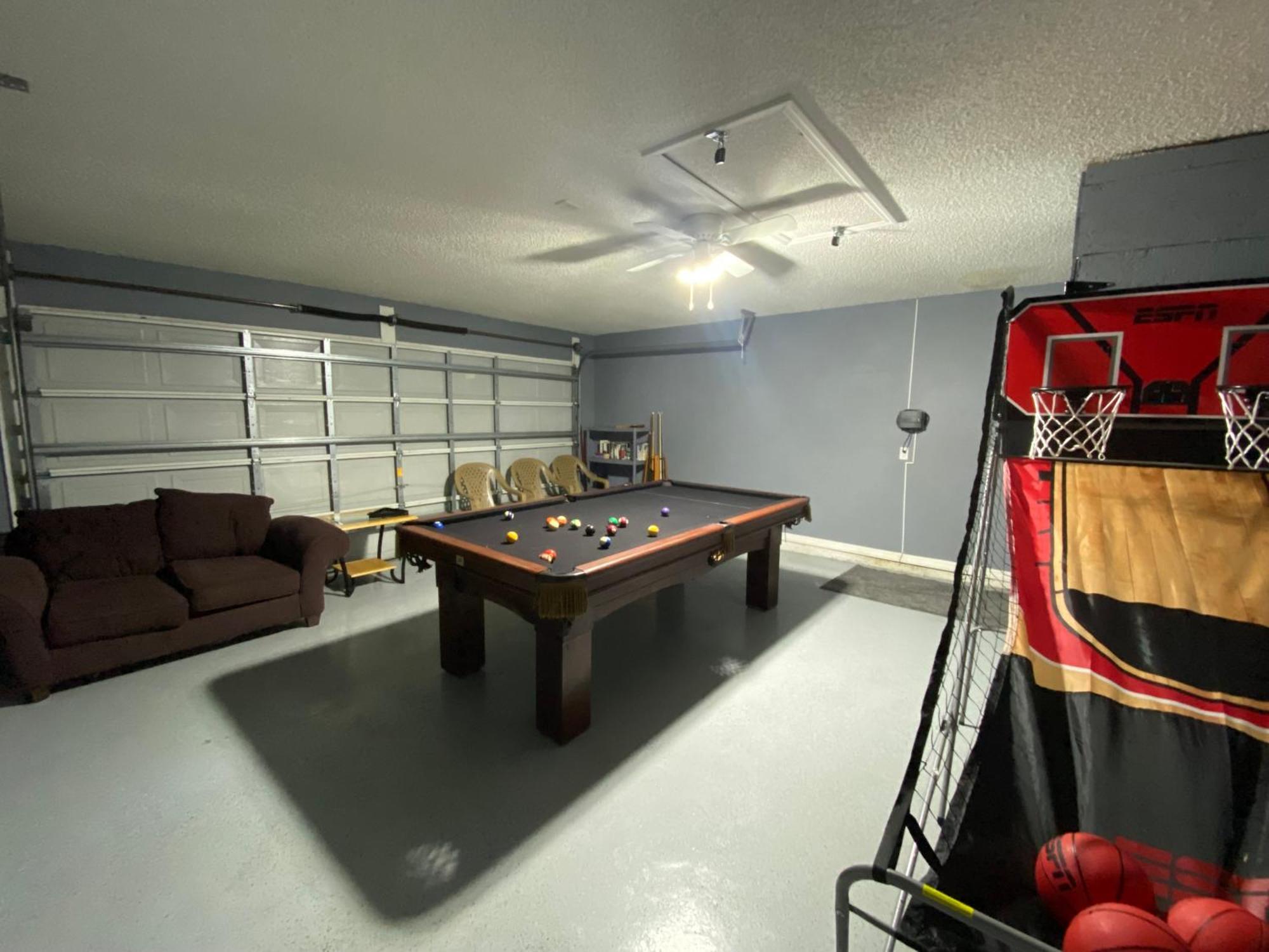 3 Bedroom With Poolside Cinema And Games Close To Theme Parks Sleeps 6 2 Holiday home Orlando