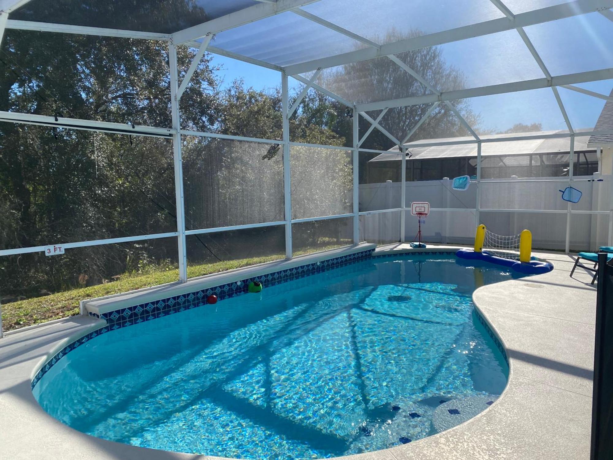 Holiday home 3 Bedroom With Poolside Cinema And Games Close To Theme Parks Sleeps 6 2