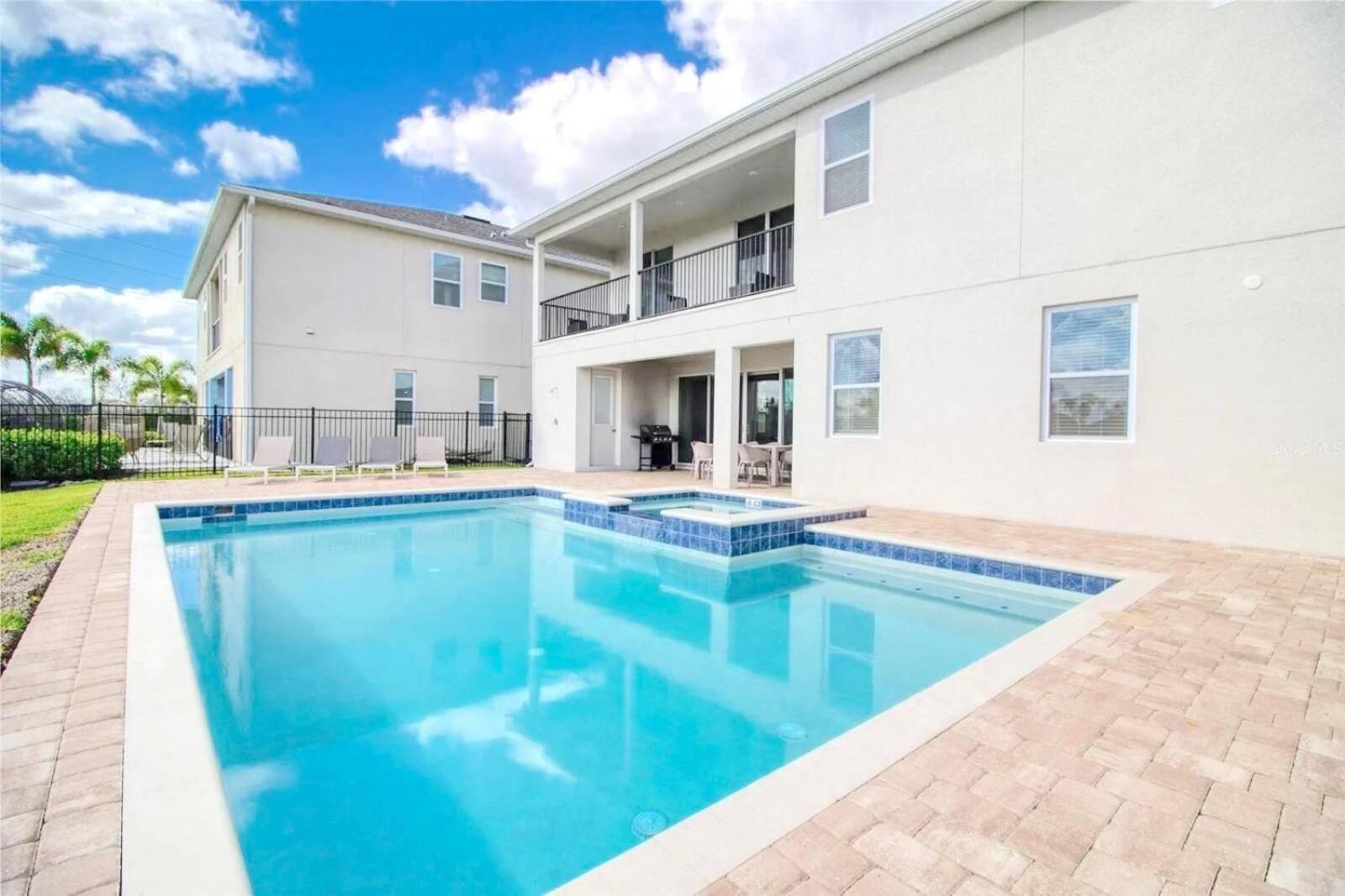 - Encore 1613 Villa Orlando