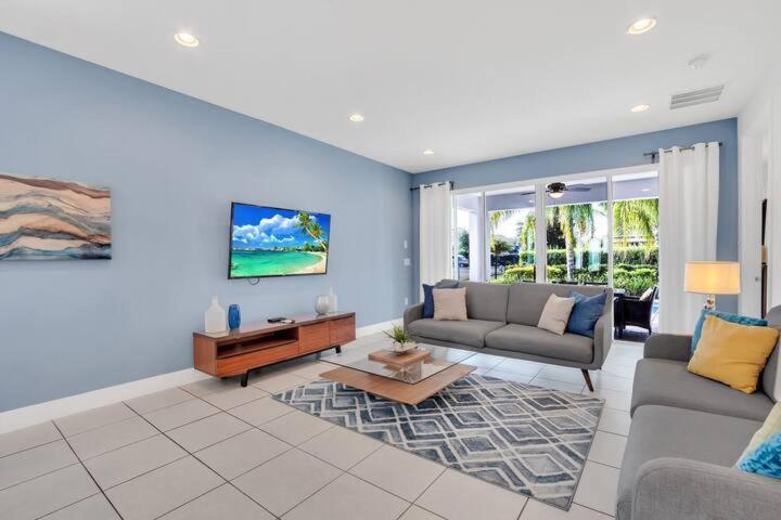 - Encore 1601 Villa Orlando
