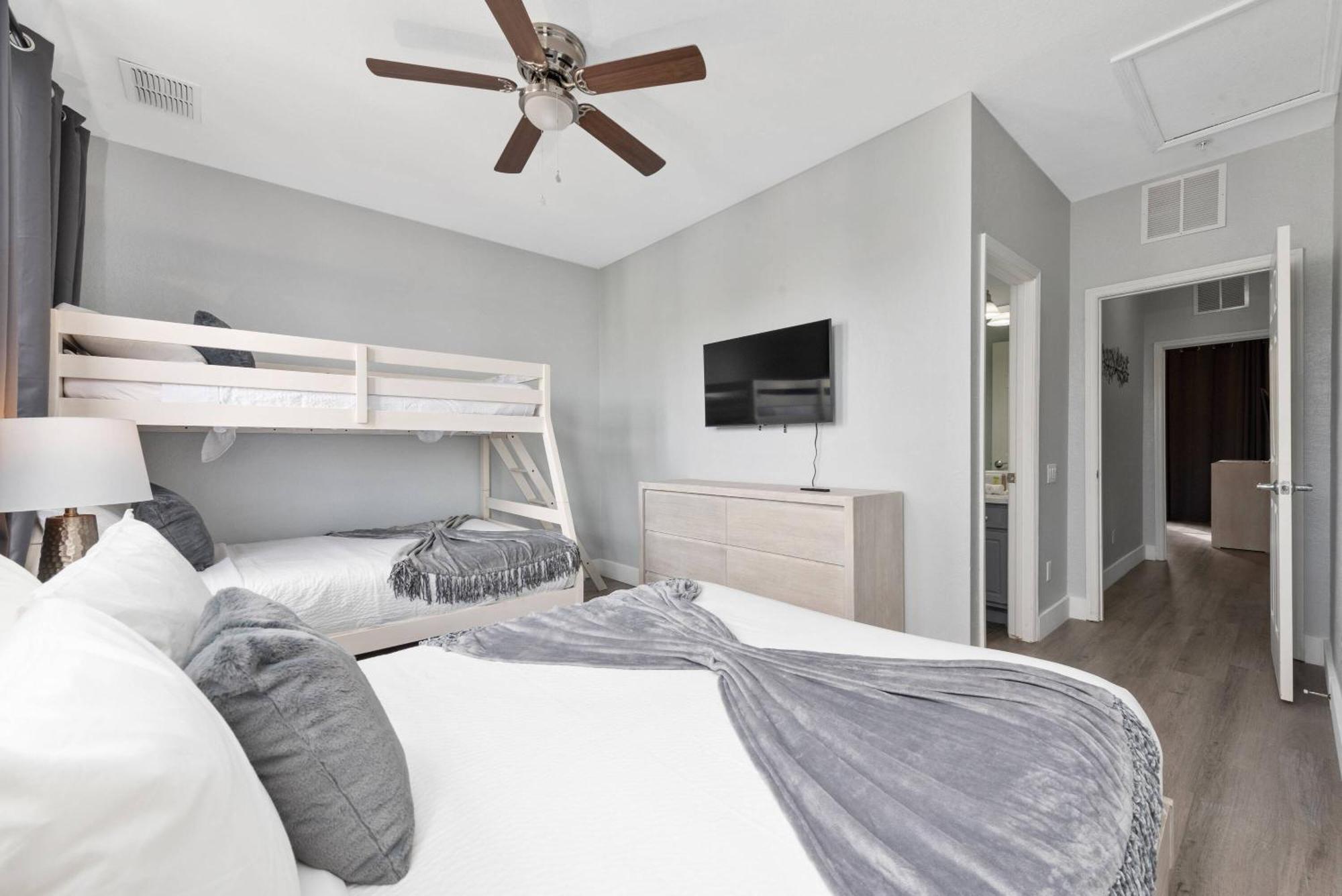 Townhome In 3 Suits Orlando