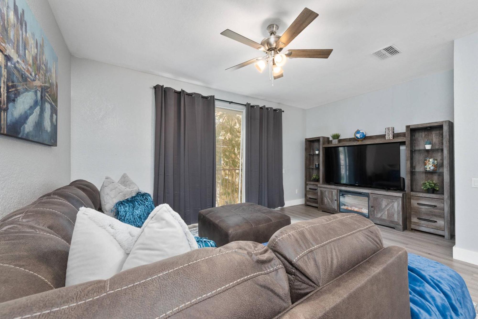 Townhome In 3 Suits Orlando