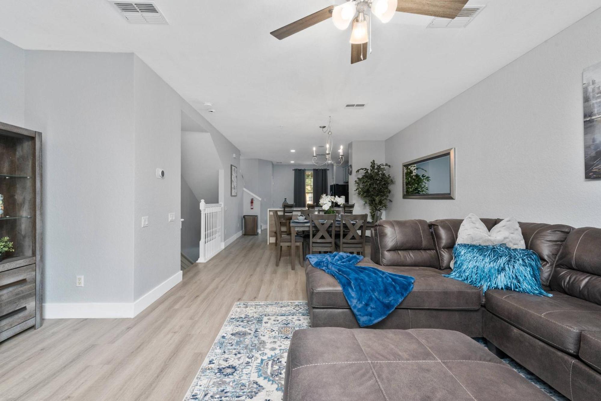 Townhome In 3 Suits