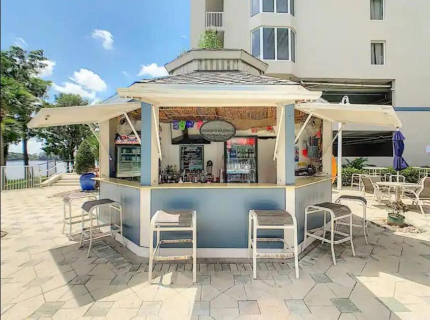 Apartment Huge Pool, Sunrise Lakeview 12th Floor Near Disney