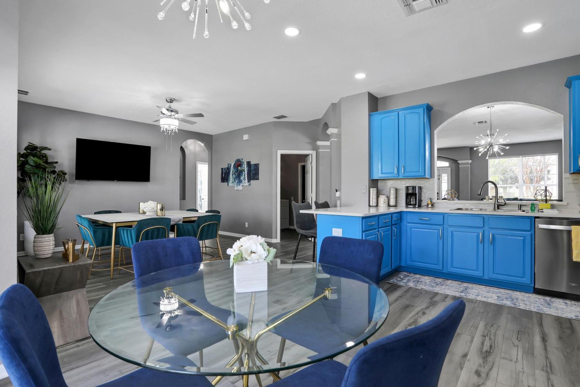 Themed Luxury 6br Getaway With Amenities Villa *