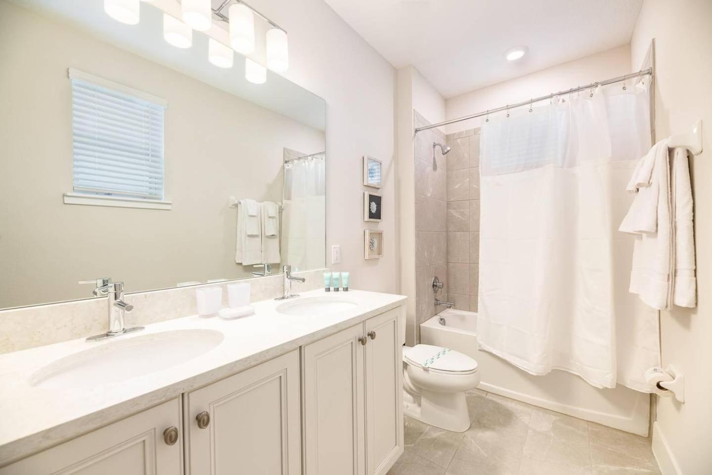 Ec448 - Colorful Getaway With Theater At Encore Orlando