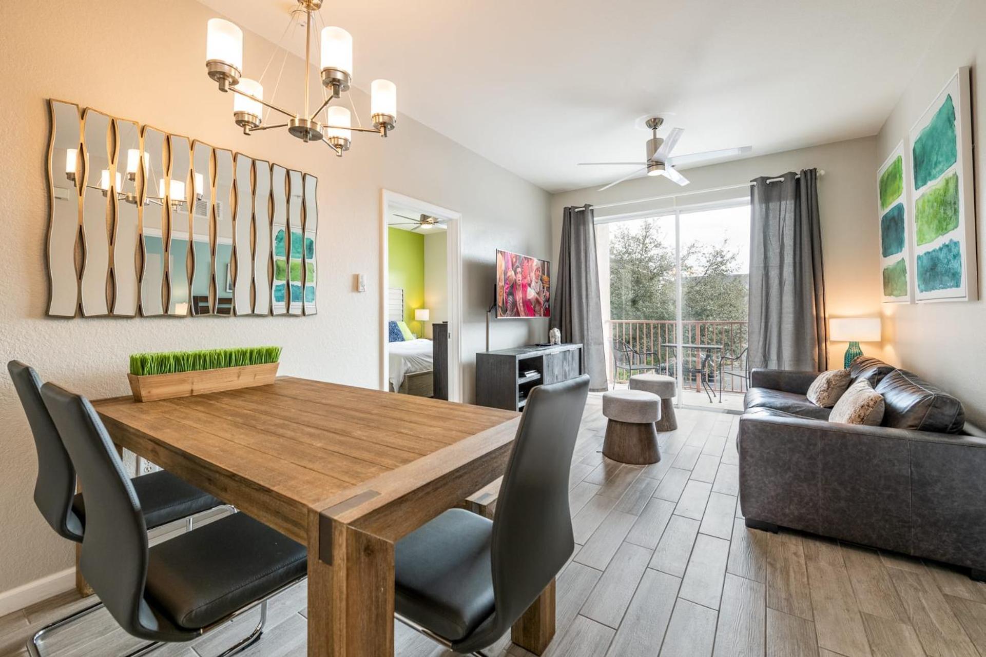 Holiday home Near Pool*balcony*vistacay Convention Ctr & Idrive