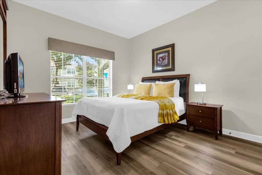 4 Bedrooms - 3 Bathrooms - Paradise Palms 8963 Cat Orlando