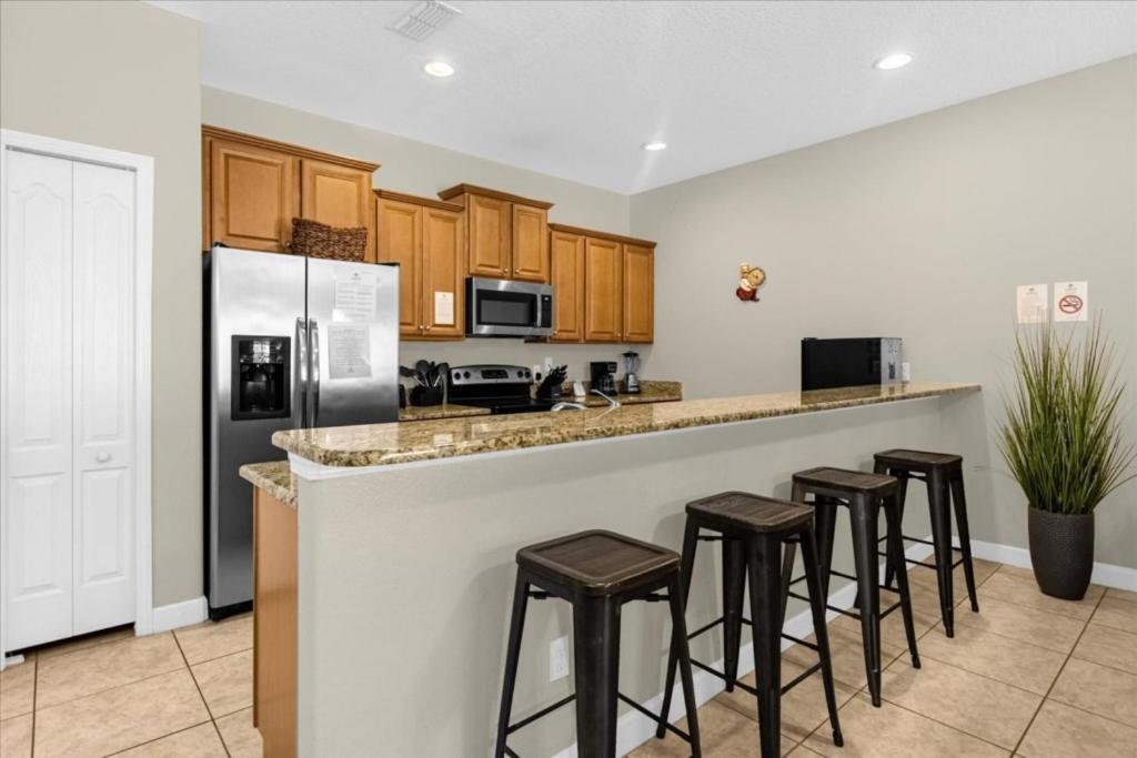 4 Bedrooms - 3 Bathrooms - Paradise Palms 8963 Cat * Orlando