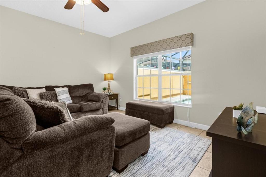 Holiday home 4 Bedrooms - 3 Bathrooms - Paradise Palms 8963 Cat