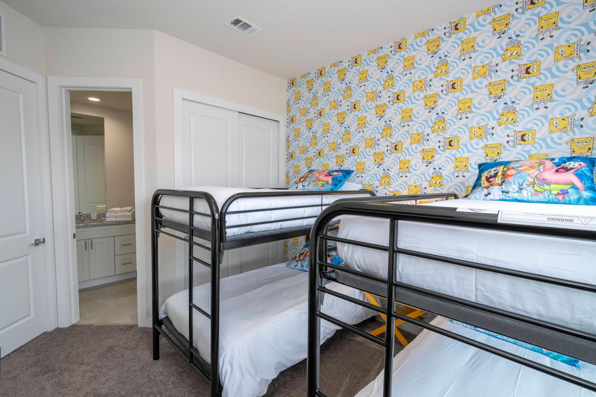 5 Min To New Upscale 5 Holiday home