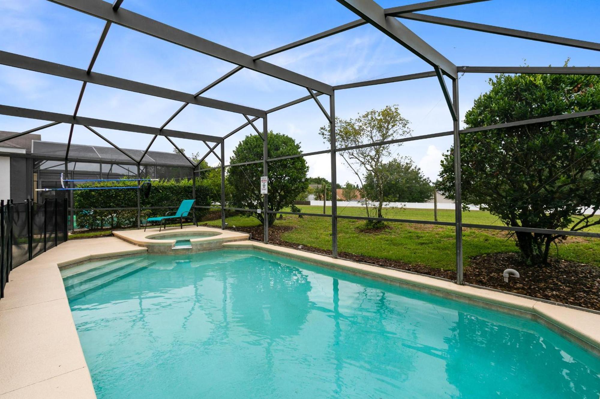 Tropical And Peaceful, 5 Bed With Pool & Villa